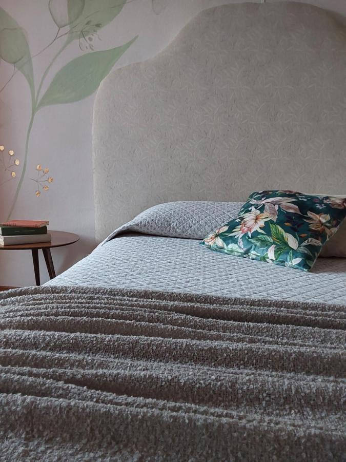 Casa Vacanze Malvarosa Casale Corte Cerro Екстер'єр фото