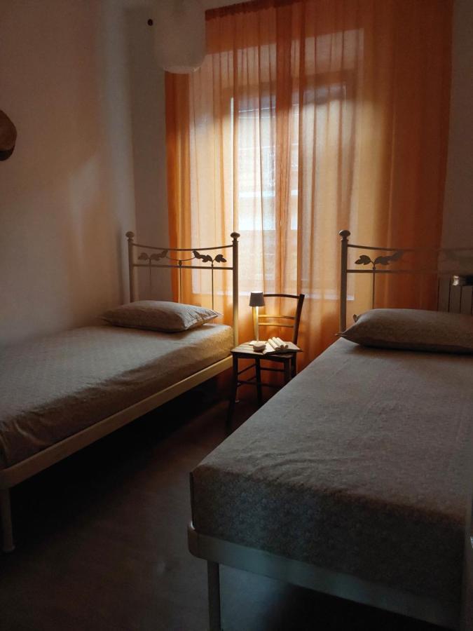 Casa Vacanze Malvarosa Casale Corte Cerro Екстер'єр фото