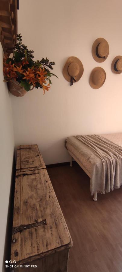 Casa Vacanze Malvarosa Casale Corte Cerro Екстер'єр фото
