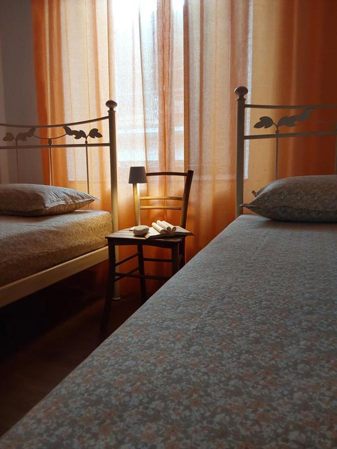 Casa Vacanze Malvarosa Casale Corte Cerro Екстер'єр фото
