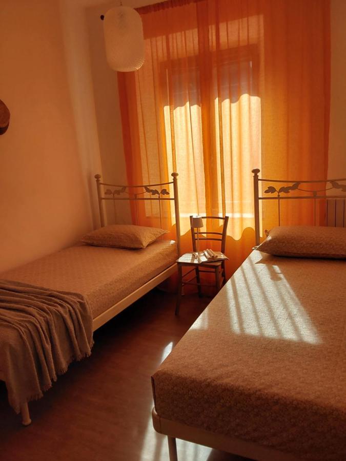 Casa Vacanze Malvarosa Casale Corte Cerro Екстер'єр фото