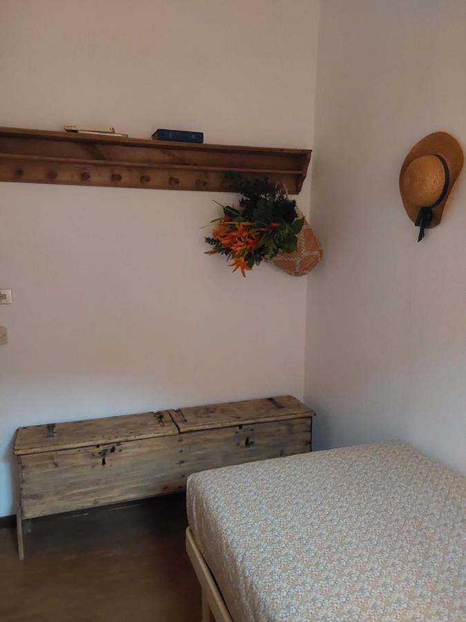Casa Vacanze Malvarosa Casale Corte Cerro Екстер'єр фото