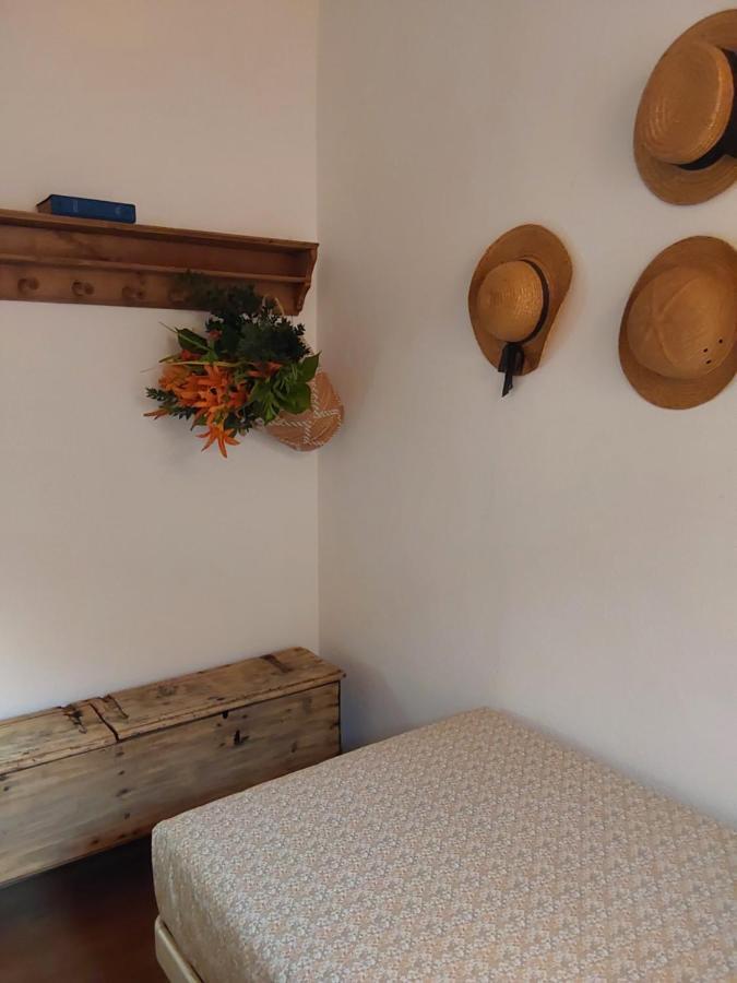 Casa Vacanze Malvarosa Casale Corte Cerro Екстер'єр фото