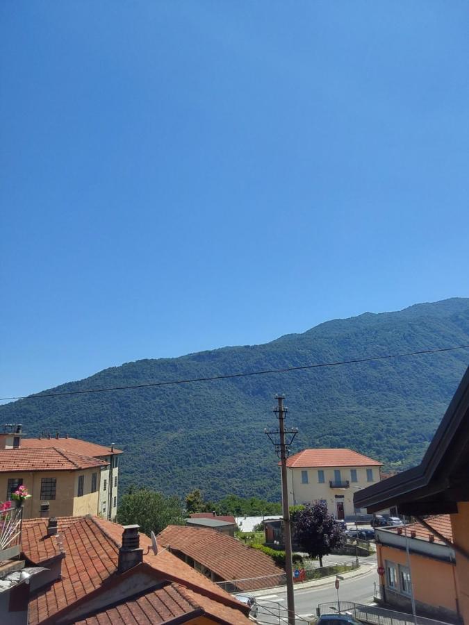 Casa Vacanze Malvarosa Casale Corte Cerro Екстер'єр фото