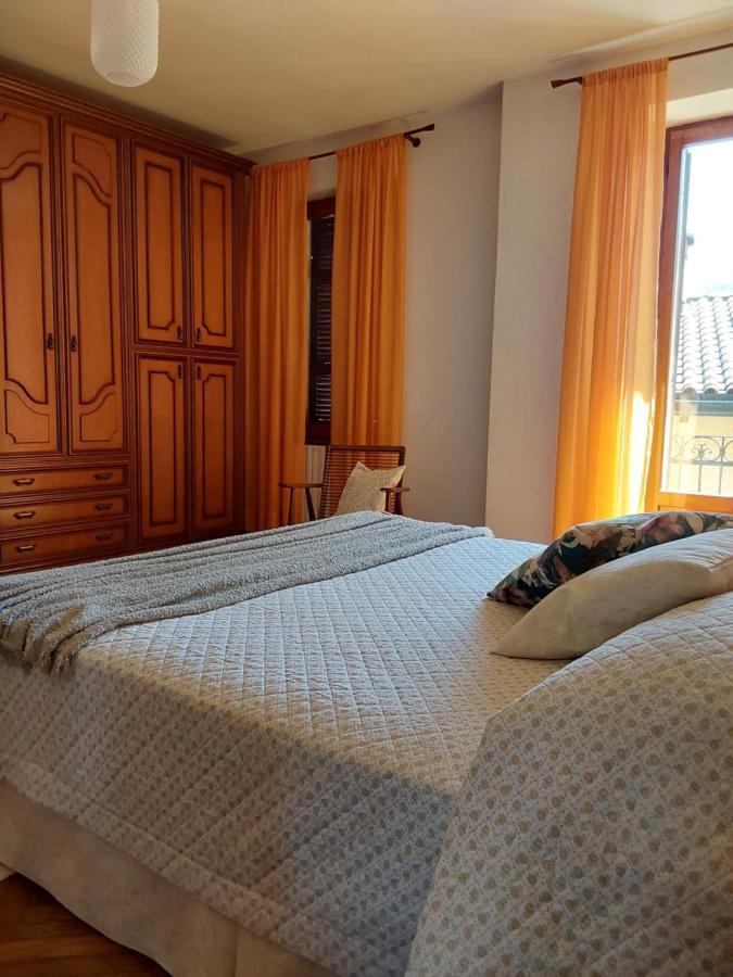 Casa Vacanze Malvarosa Casale Corte Cerro Екстер'єр фото