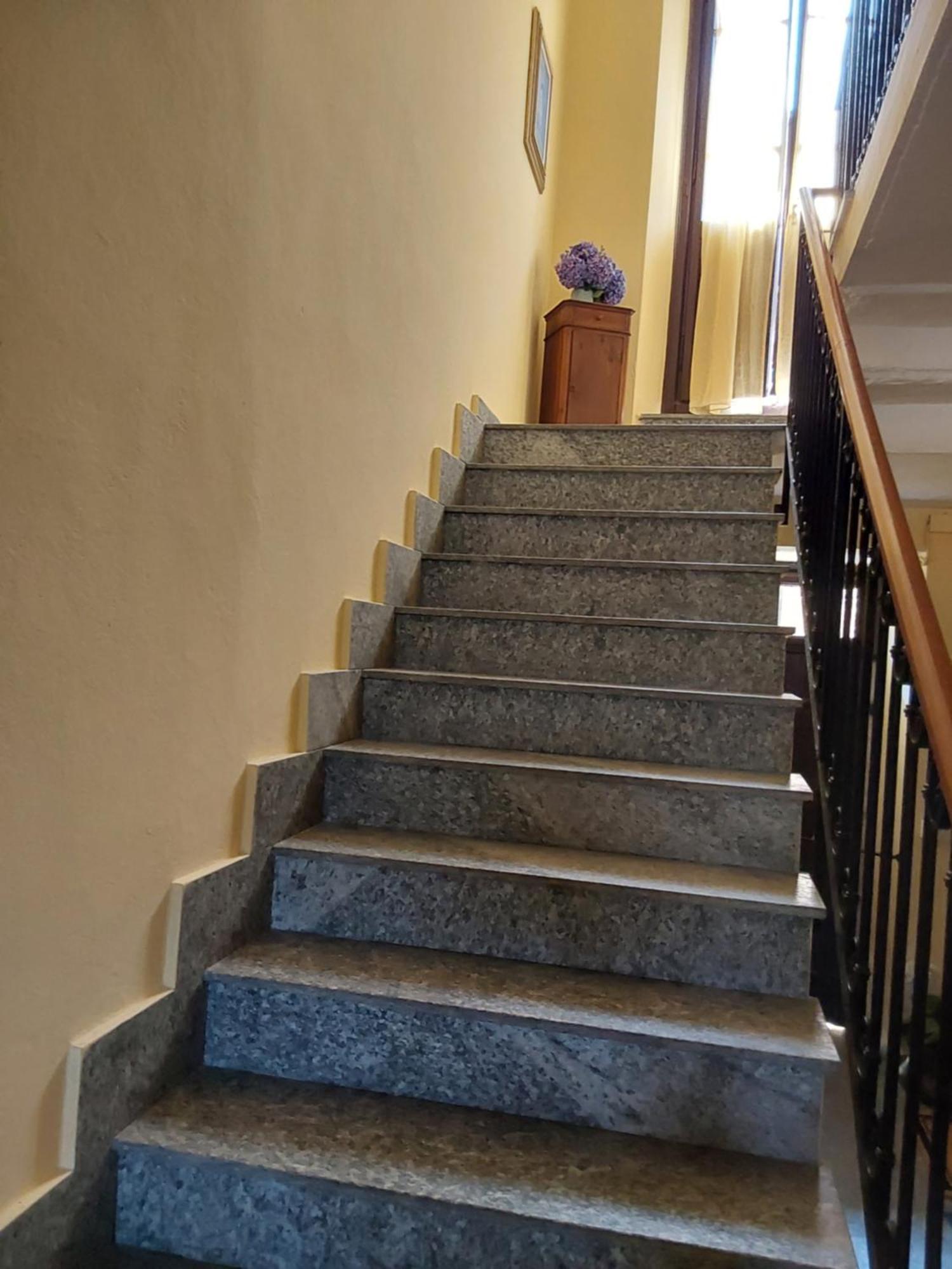 Casa Vacanze Malvarosa Casale Corte Cerro Екстер'єр фото